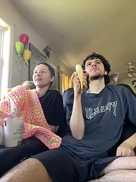 SugarNCinnamon online show from March 8, 2026, 6:23 pm