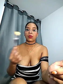 KATALINA SANTANA  online show from April 25, 2026, 11:02 pm