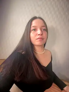 AlexaYvonne online show from January 6, 2026, 4:27 am