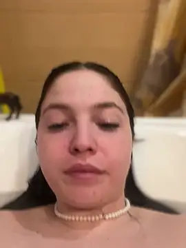 AlexaYvonne online show from February 18, 2026, 12:28 am