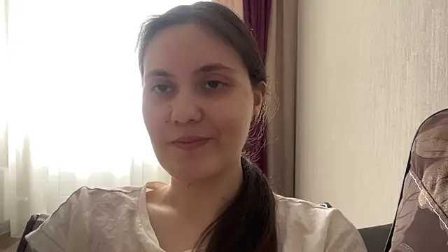 Snapshot of LanaLive chatting on April 8, 2026, 5:18 am LanaLive online show from April 8, 2026, 5:18 am