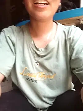 Snapshot of vesla-2k chatting on April 7, 2026, 8:48 am vesla-2k online show from April 7, 2026, 8:48 am