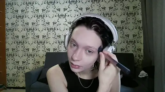 LxayBloom online show from March 8, 2026, 7:12 am