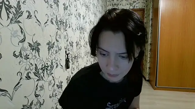 LxayBloom online show from April 23, 2026, 1:07 am