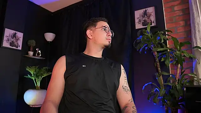 Leo Valmore online show from February 5, 2026, 12:48 am