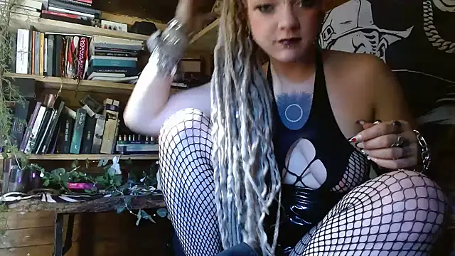 spiralhokkaido23 online show from April 28, 2026, 1:49 pm