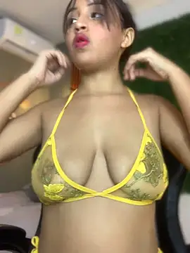 Snapshot of PaulaSweetFire_ chatting on February 20, 2026, 9:59 pm PaulaSweetFire online show from February 20, 2026, 9:59 pm