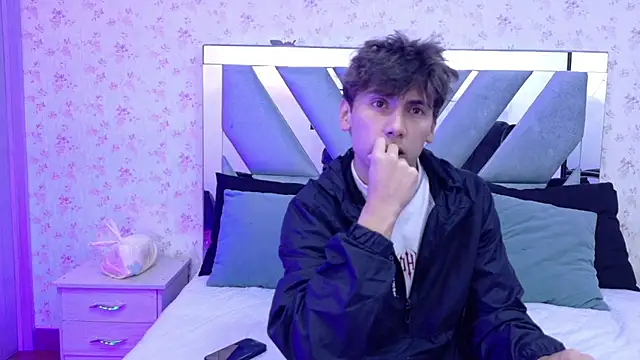 Liam Noxx online show from February 18, 2026, 7:43 pm