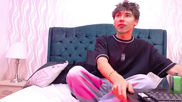 Liam Noxx online show from February 20, 2026, 8:42 pm