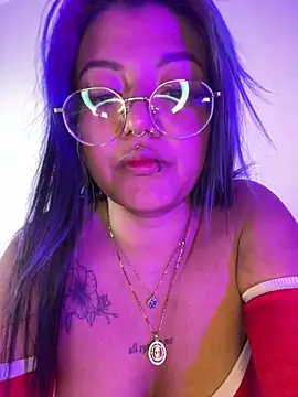 Snapshot of queen_of_you_heart chatting on April 10, 2026, 11:20 pm queen of you heart online show from April 10, 2026, 11:20 pm
