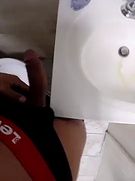 maykell95 online show from March 26, 2026, 12:06 am