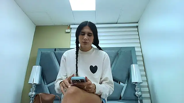 Atenea sexxx online show from May 8, 2026, 3:56 am