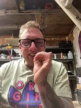 WIDBIGWHITECOCK online show from March 21, 2026, 12:26 am