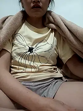 yumyum112 online show from March 14, 2026, 1:49 pm