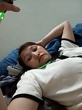 yumyum112 online show from March 15, 2026, 2:01 pm