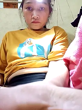 yumyum112 online show from March 18, 2026, 1:58 pm