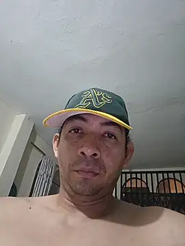 Snapshot of paladito01 chatting on May 5, 2026, 4:09 am paladito01 online show from May 5, 2026, 4:09 am