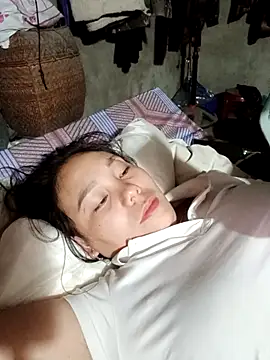 vanvan005 online show from February 14, 2026, 11:23 pm