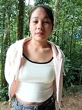 vanvan005 online show from May 9, 2026, 1:22 am