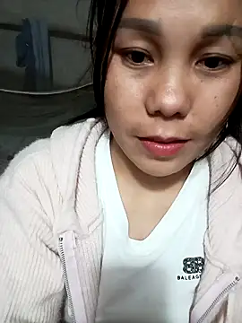 vanvan005 online show from May 10, 2026, 1:49 pm