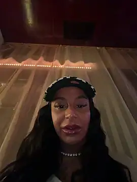 sweetxlayla online show from February 4, 2026, 8:03 pm