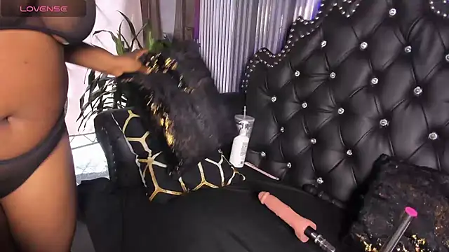 EbonyTanisha online show from May 5, 2026, 11:40 am