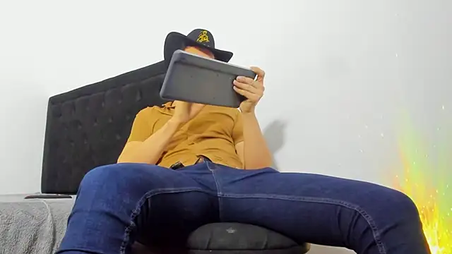 Snapshot of camilo_model chatting on February 26, 2026, 1:37 am camilo model online show from February 26, 2026, 1:37 am