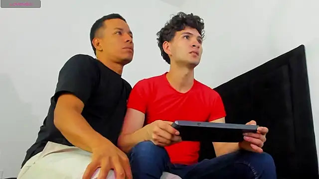 Snapshot of camilo_model chatting on March 12, 2026, 2:18 am camilo model online show from March 12, 2026, 2:18 am