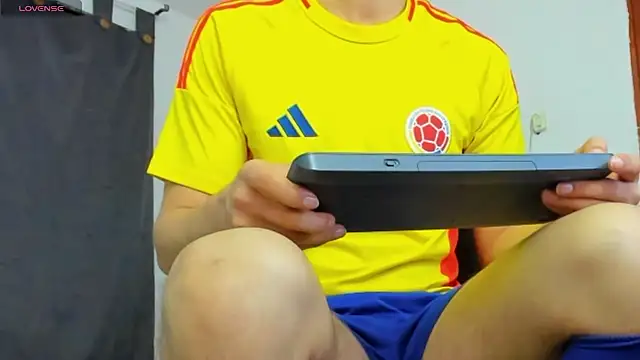 Snapshot of camilo_model chatting on April 3, 2026, 7:06 am camilo model online show from April 3, 2026, 7:06 am