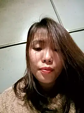 Snapshot of Happy_sweet1 chatting on January 9, 2026, 11:24 am Happy sweet1 online show from January 9, 2026, 11:24 am