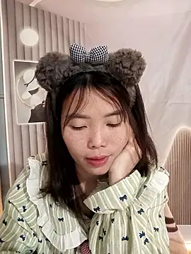 Snapshot of Happy_sweet1 chatting on January 12, 2026, 2:17 am Happy sweet1 online show from January 12, 2026, 2:17 am