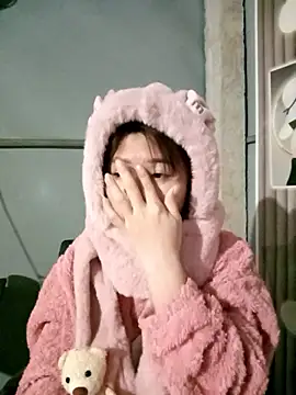 Snapshot of Happy_sweet1 chatting on January 13, 2026, 12:21 pm Happy sweet1 online show from January 13, 2026, 12:21 pm