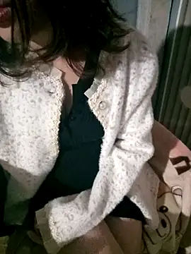 Snapshot of Happy_sweet1 chatting on January 17, 2026, 10:13 pm Happy sweet1 online show from January 17, 2026, 10:13 pm