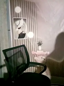 Snapshot of Happy_sweet1 chatting on January 31, 2026, 11:36 pm Happy sweet1 online show from January 31, 2026, 11:36 pm