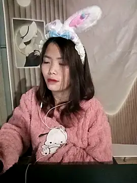 Snapshot of Happy_sweet1 chatting on February 1, 2026, 1:31 pm Happy sweet1 online show from February 1, 2026, 1:31 pm