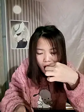 Snapshot of Happy_sweet1 chatting on February 2, 2026, 1:48 am Happy sweet1 online show from February 2, 2026, 1:48 am