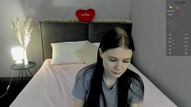 SkinyJoys online show from March 20, 2026, 1:43 am