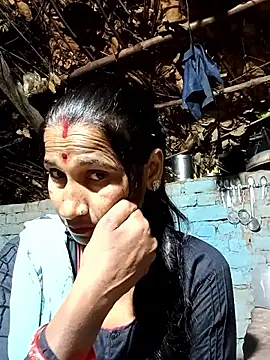 Hot bhi38 online show from May 5, 2026, 8:28 pm