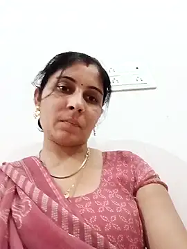 Hot ree85 online show from April 27, 2026, 1:20 pm