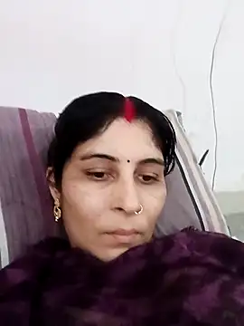 Hot ree85 online show from April 30, 2026, 10:32 am