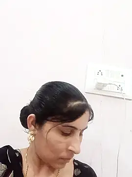 Hot ree85 online show from May 7, 2026, 10:09 am
