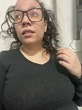 Snapshot of bellakay19 chatting on January 16, 2026, 2:15 am bellakay19 online show from January 16, 2026, 2:15 am