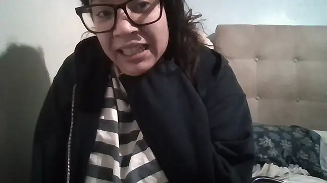 Snapshot of bellakay19 chatting on February 8, 2026, 6:44 pm bellakay19 online show from February 8, 2026, 6:44 pm