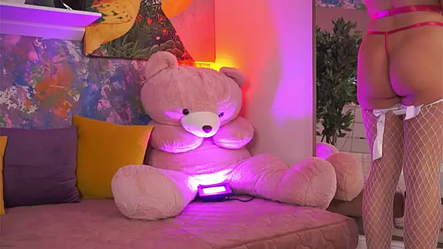 Ava Solis online show from April 22, 2026, 9:38 pm