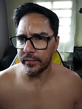 Snapshot of Erbst_Morni chatting on March 6, 2026, 1:29 pm Erbst Morni online show from March 6, 2026, 1:29 pm