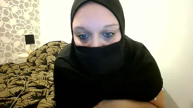 MuslimSexyHot online show from January 17, 2026, 6:33 pm
