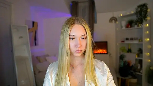 MilaBunny2000 online show from February 12, 2026, 2:23 pm