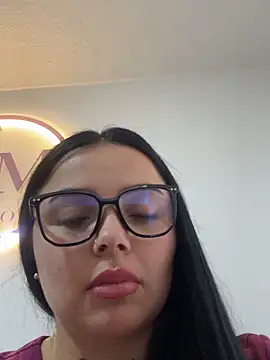 Snapshot of Mia__Bloom chatting on February 2, 2026, 6:39 pm Mia Bloom online show from February 2, 2026, 6:39 pm