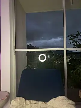 alesziarose  online show from March 22, 2026, 11:30 pm