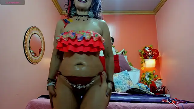 Dalila Najjar  online show from June 19, 2026, 2:43 pm